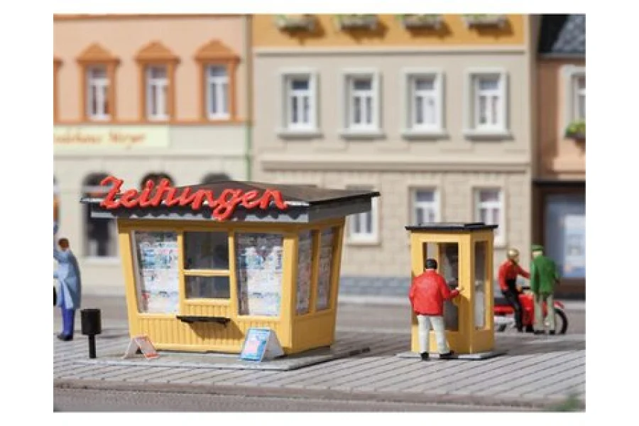Zeitungskiosk mit Telefonzelle