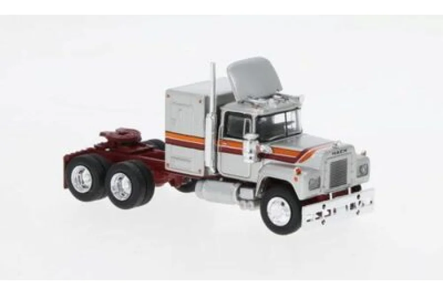 Mack RS 700
