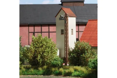 Busch 4183: H0 Rostige Gittermastleuchte
