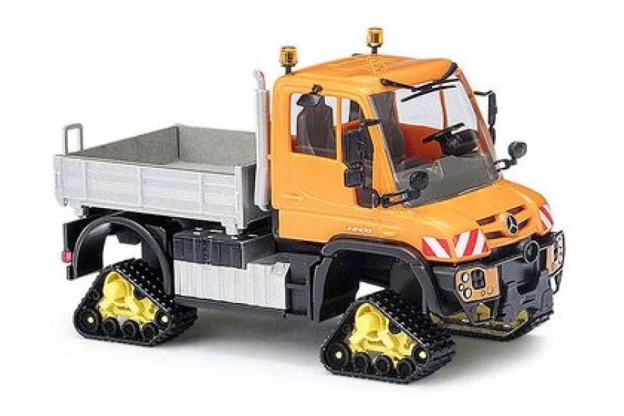 Unimog U 430 mit Raupenantrieb