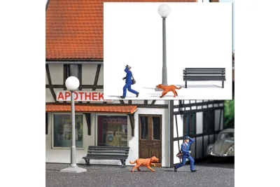 Busch 7889: H0 Action Set: Postman on the run