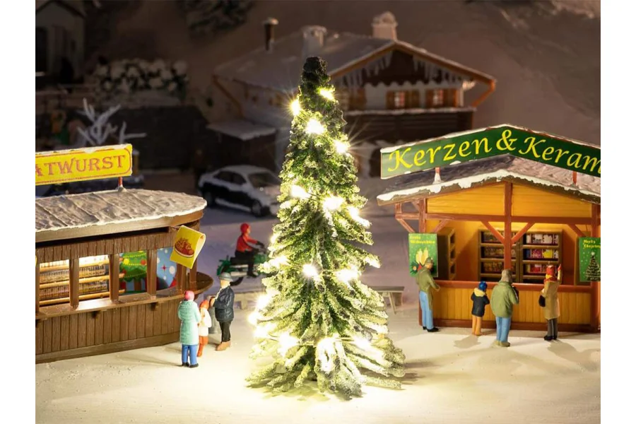 Weihnachtsbaum mit Beleuchtung
