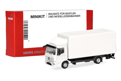 Herpa 014397: H0 LKW MiniKit Mercedes Atego 13 Koffer mit Ladebordwand