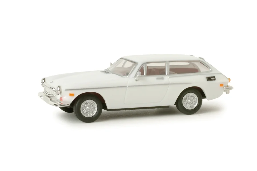 Volvo P 1800 ES, standard