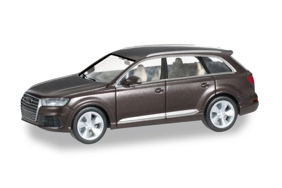 Audi Q7 met. "argusbraun"
