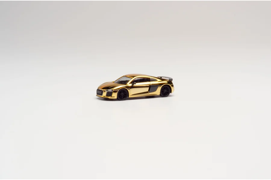 Audi R8, goldglänzend