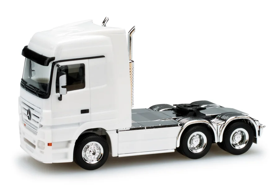 MB Actros LH Zugmaschine, 3a mit Chromverkleidung
