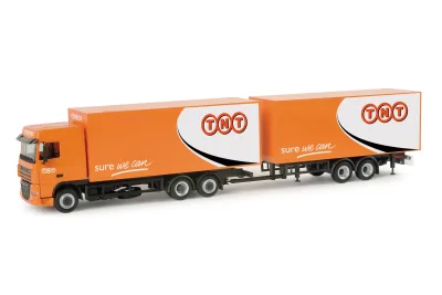 Herpa 157117: DAF XF 105 Volumenkoffer-Hängerzug "TNT"