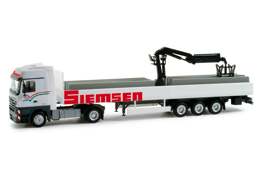 MB Actros LH 02 Pritschen-Sattelzug mit Ladekran und Ladegut