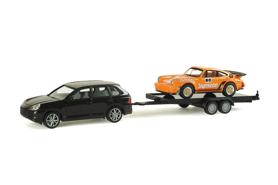 Porsche Cayenne mit Anhänger