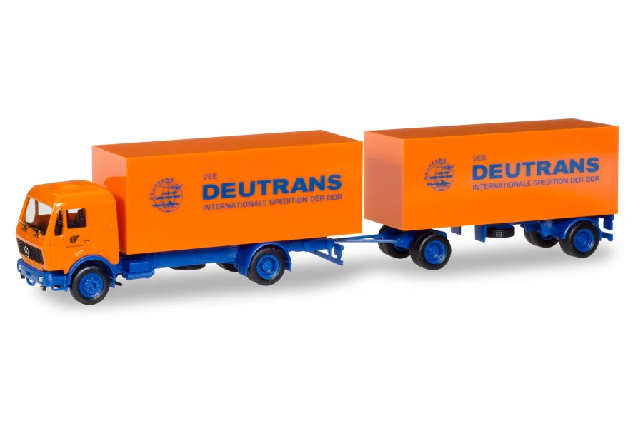 Mercedes-Benz Koffer-Hängerzug