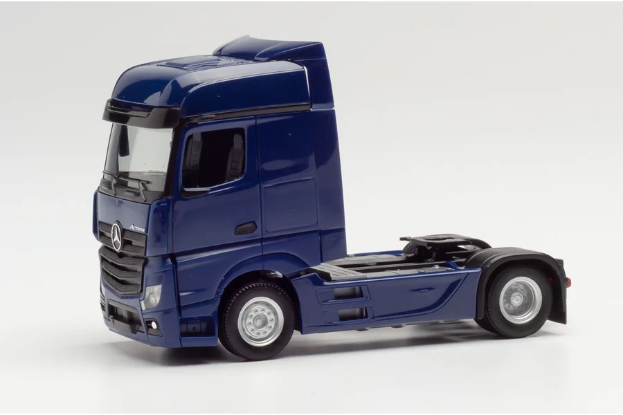 Mercedes-Benz Actros Bigspace `18 Zugmaschine, enzianblau