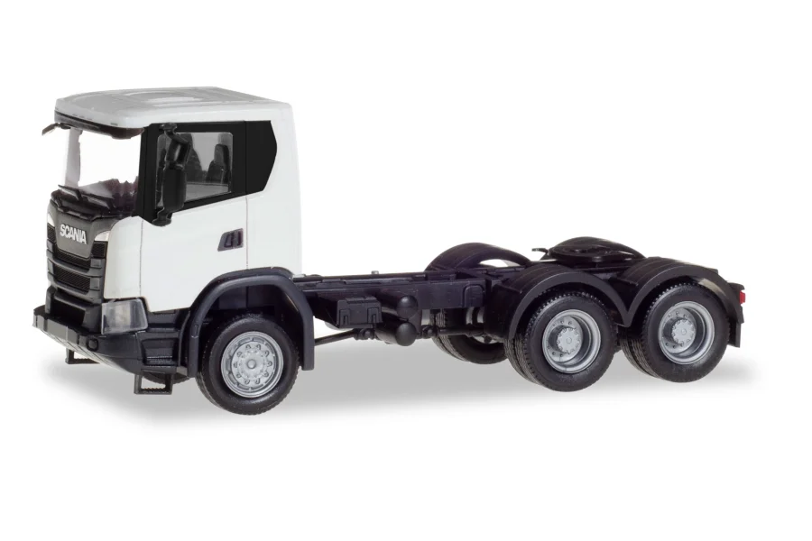 Tahač 6x6, bílý