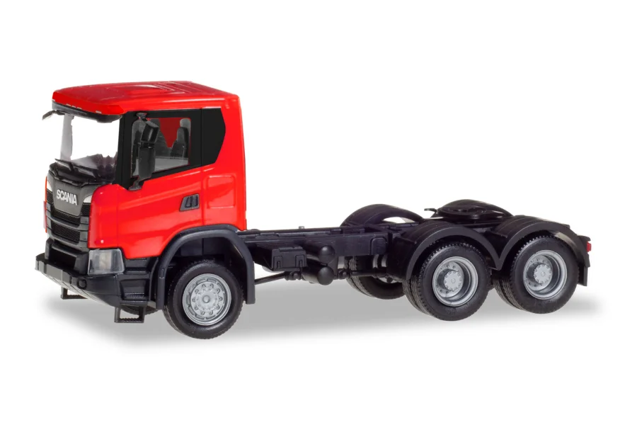Tahač 6x6, červený