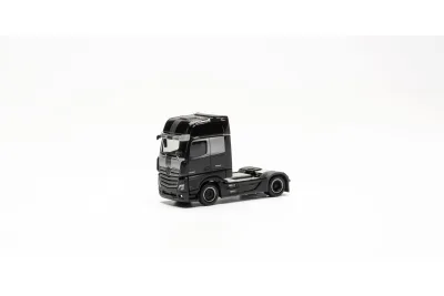 Herpa 315852-002: Mercedes-Benz Actros Gigaspace Zugmaschine