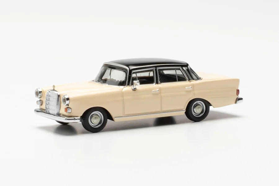 MB 200 Heckflosse