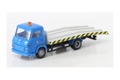 IGRA Model 66518117: H0 LKW Avia Abschleppwagen