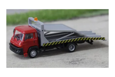 IGRA Model 66518120: H0 LKW Avia Doppeldecker-Abschleppwagen