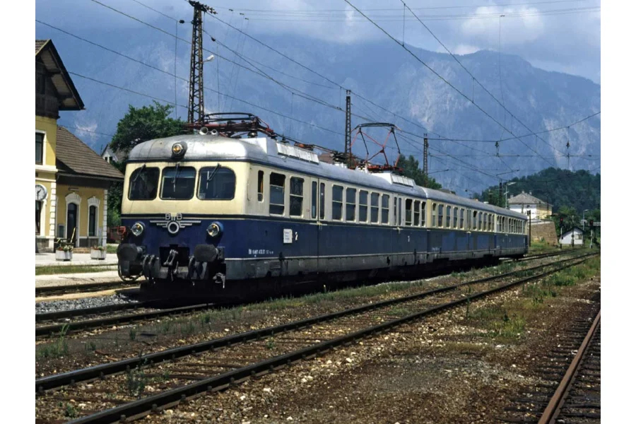 Motorová jednotka řada 4130