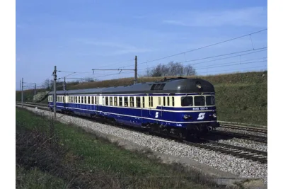 Jägerndorfer 15300: Електропоїзд серія 5145