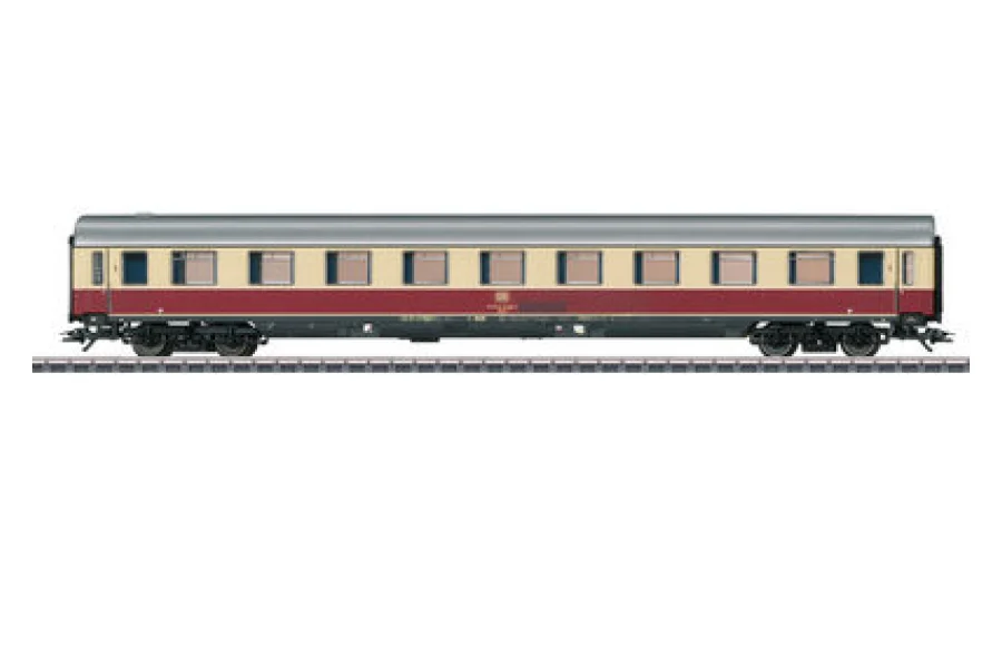 Coche de viajeros Avümz 111