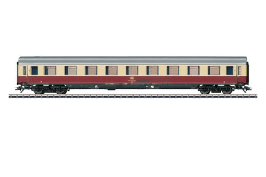 Személykocsi Apümz 121