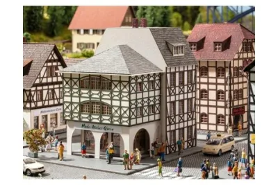 Noch 66503: Old town house with fashion boutique