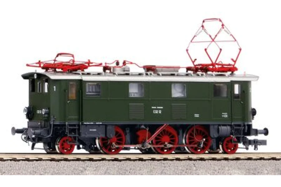 Электровоз, серия E 32