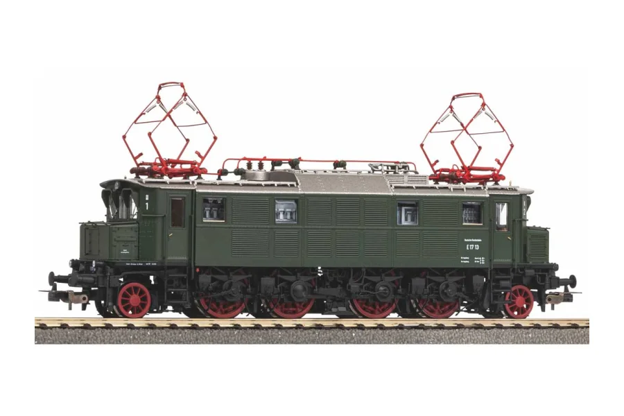Звуковой электровоз E 17 DB III версия переменного тока, с декодером звука PIKO