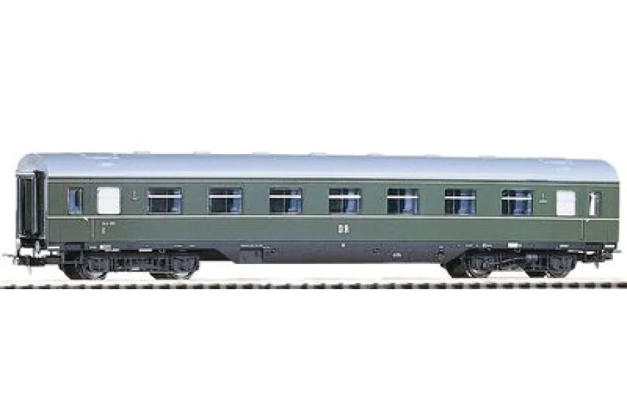 Carrozza di ammodernamento 1ª classe A4ge DR III con grembiule