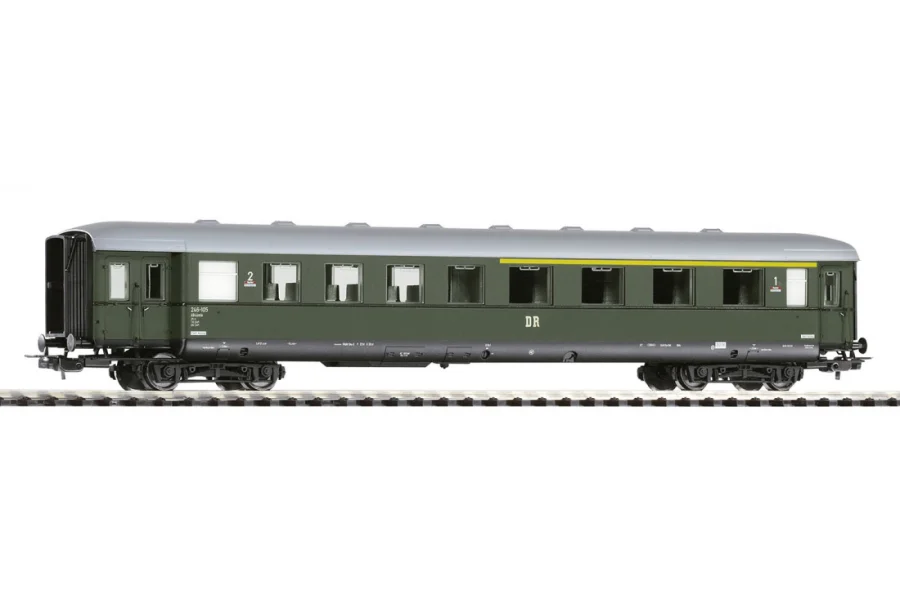 Skirted express coach AB4üml 1st/2nd class DR III