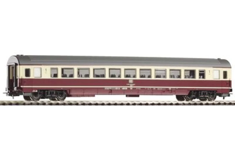 IC open-plan car 1st class Avmz207 DB IV