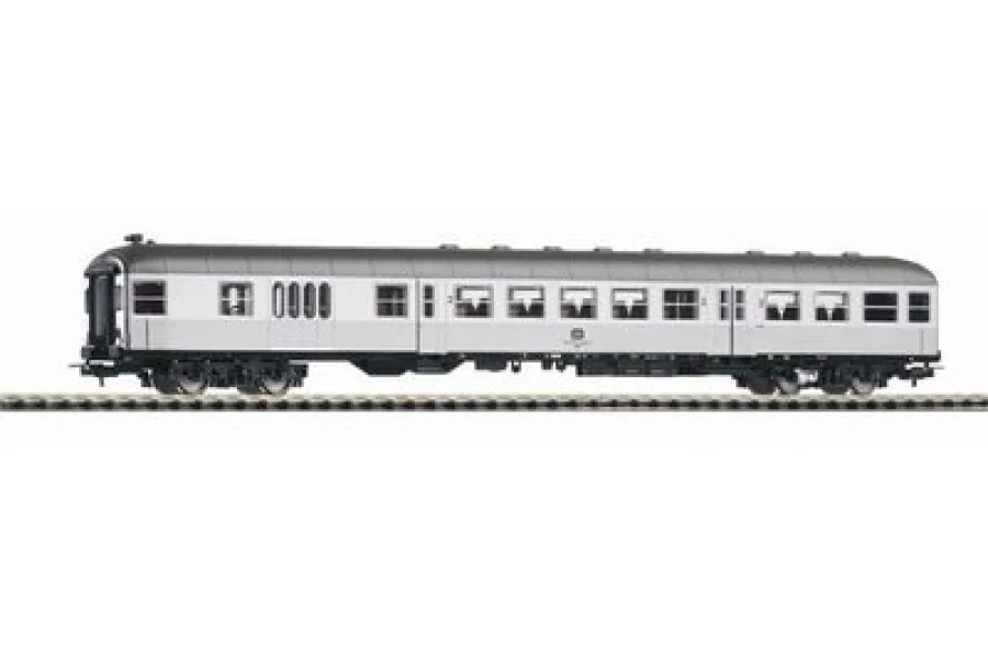 Voiture-pilote de banlieue 2e classe BDn738 DB IV