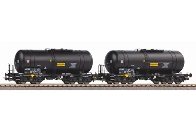 Piko 58264: Zestaw 2 wagonów cystern 406Ra Zaes PKP V