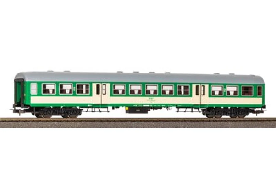 Coche de cercanías 120A PKP V