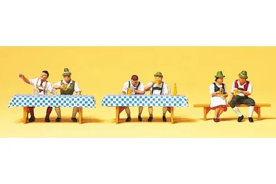 Preiser 10447: Auf dem Oktoberfest (1)