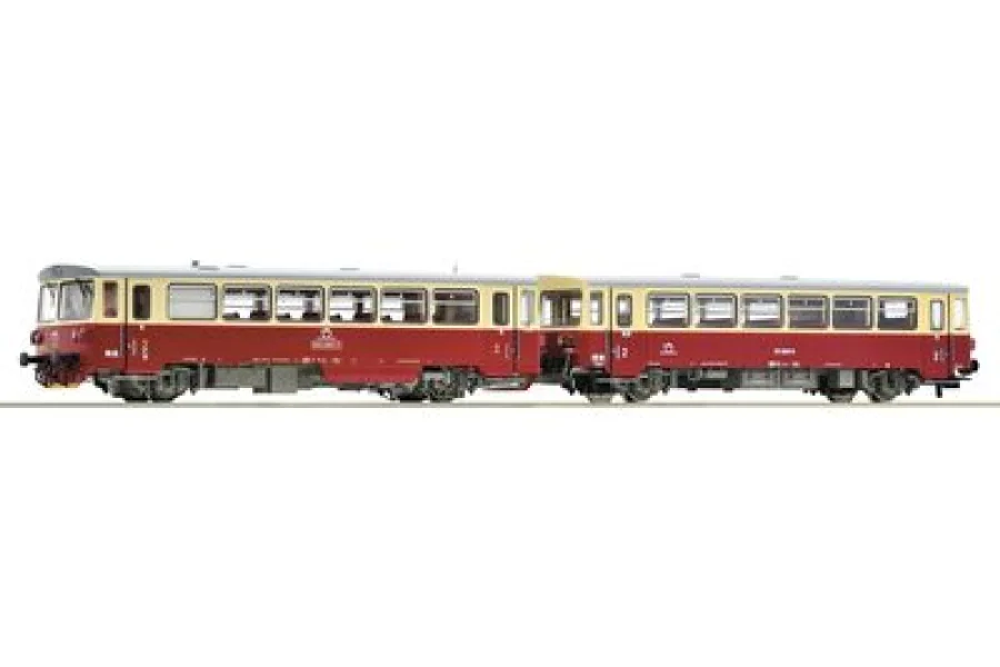 Dízel motorvonat 810 365-7 pótkocsival, ZSSK
