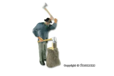 Viessmann 1515: Wood chopper with axe and chopping block