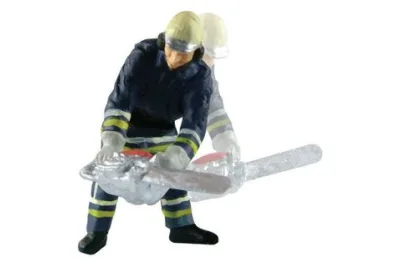 Viessmann 1541: Firefighter with chainsaw