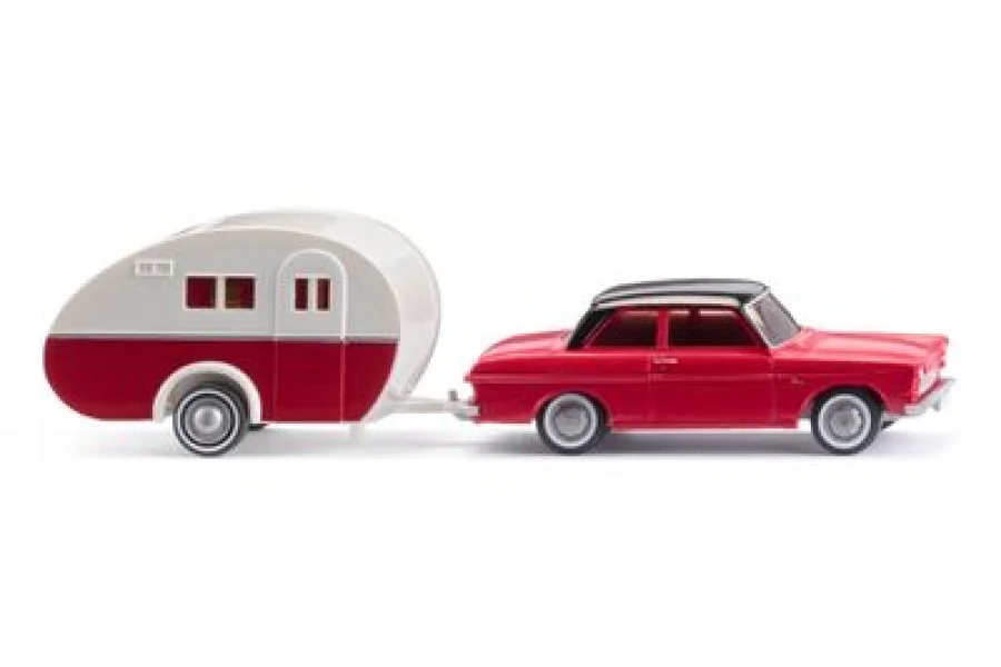 Ford Taunus 12M mit Wohnwagen