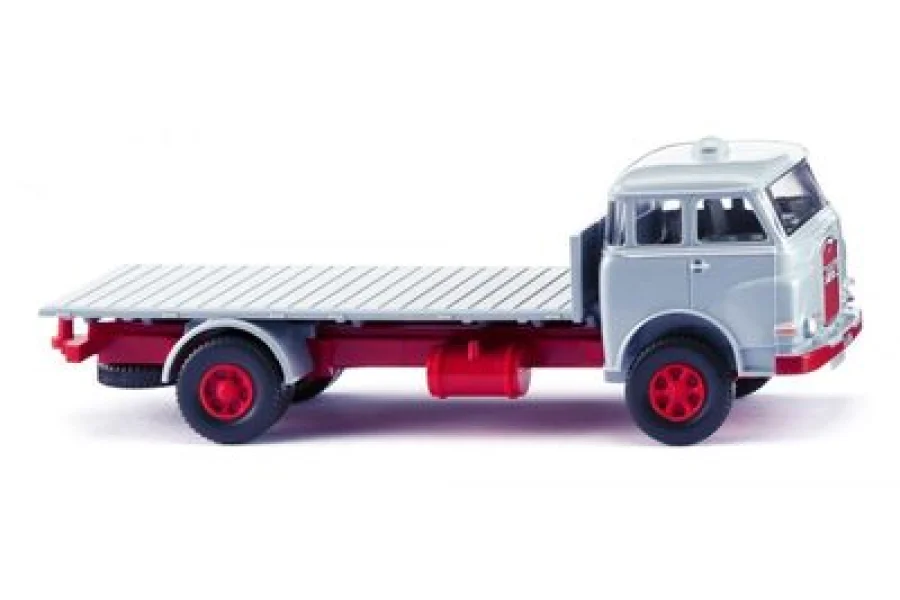 Flachpritschen-Lkw (MAN Pausbacke) - silbergrau